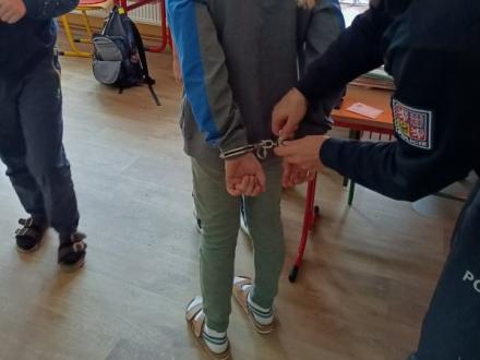 Beseda s policistkou