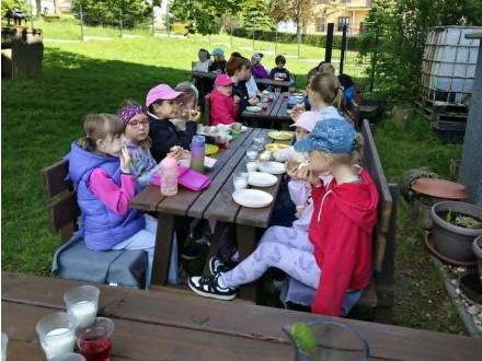 Na zahradě