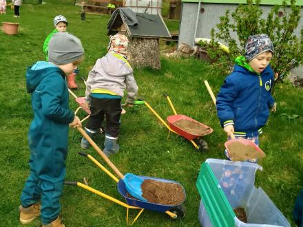 Na tom našem dvoře